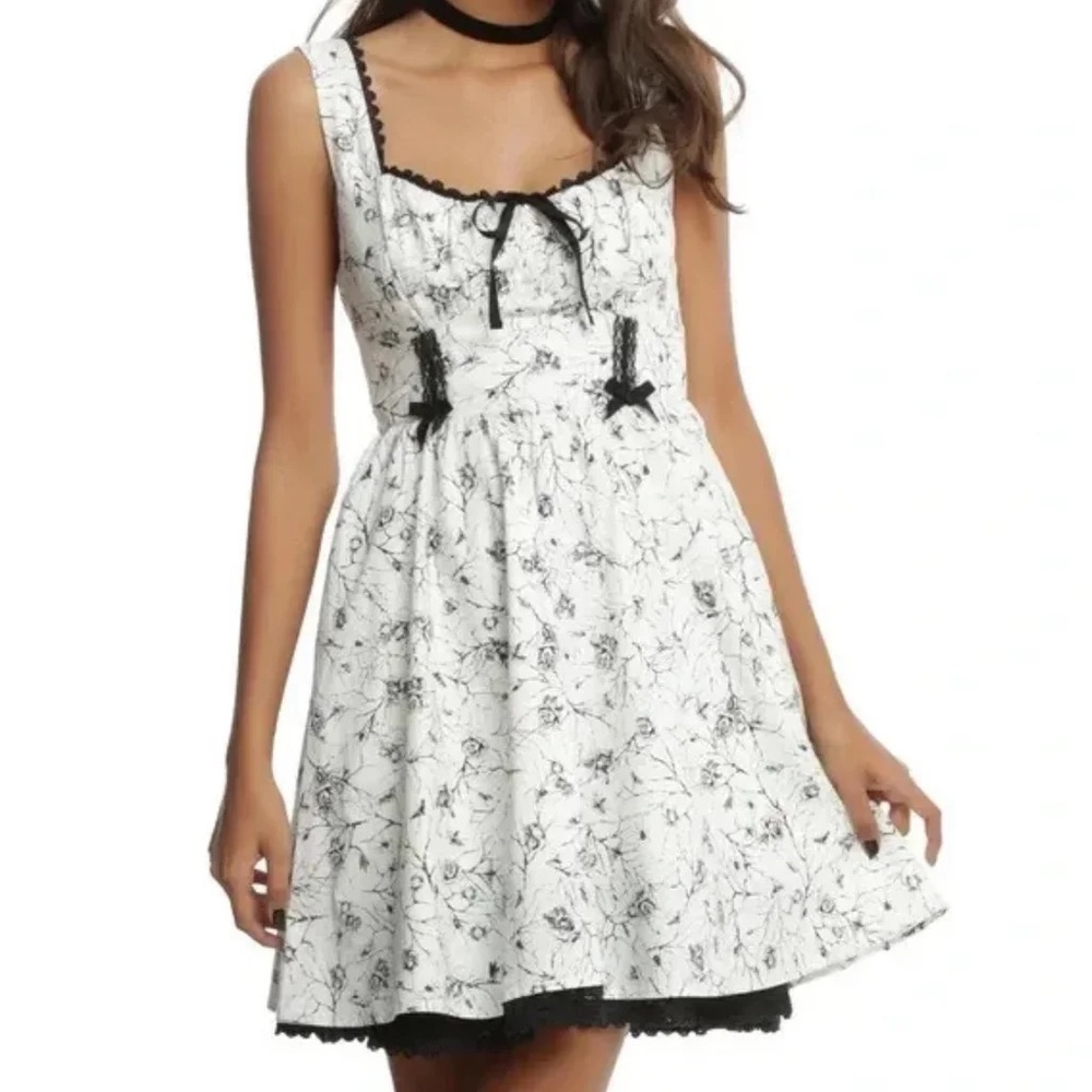 NWOT Hot Topic Black & White Lace Rose & Spider Vintage Style Dress